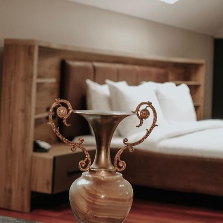 טיראנה Residenza Monun Boutique Hotel מראה חיצוני תמונה