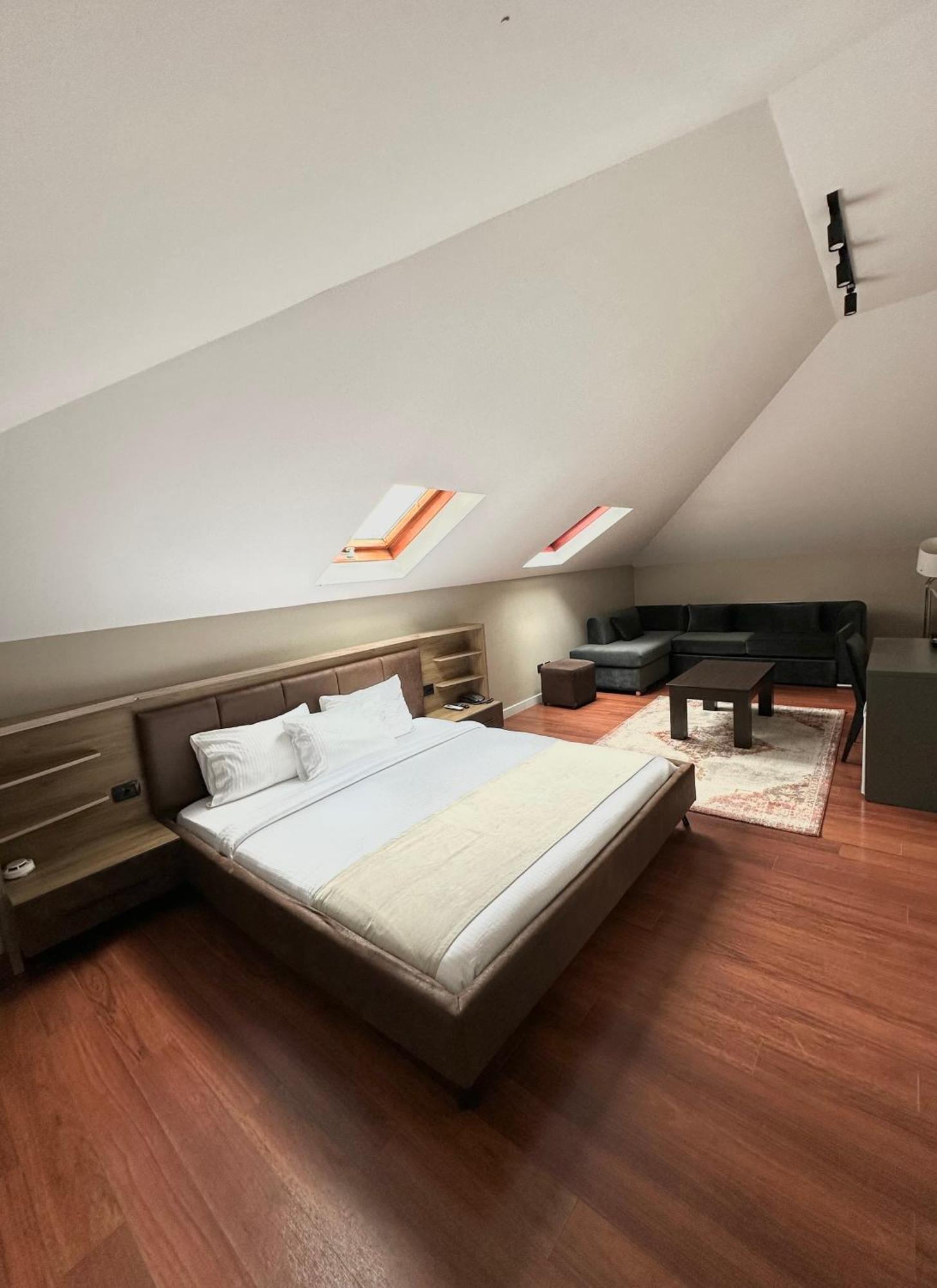 טיראנה Residenza Monun Boutique Hotel מראה חיצוני תמונה